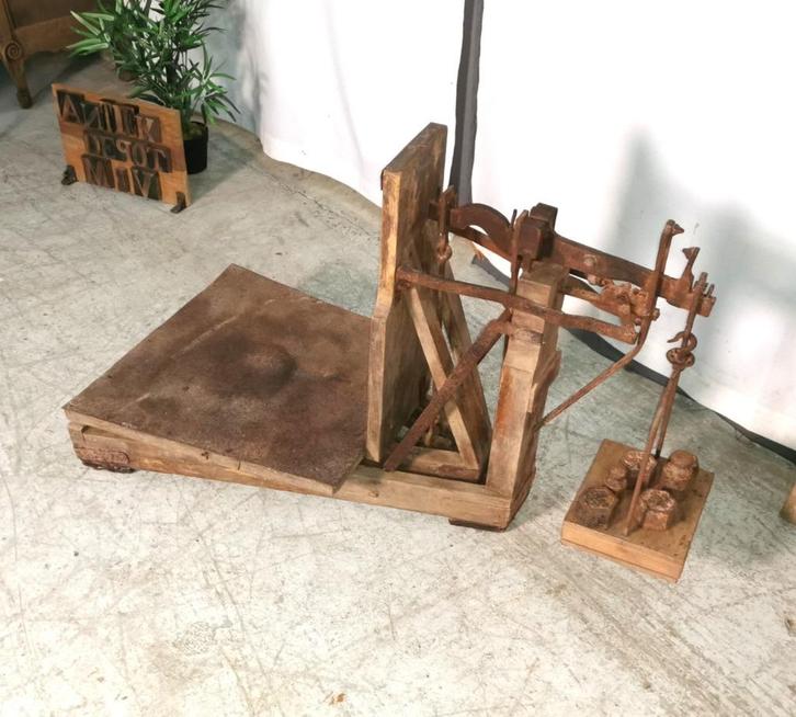 Grote antieke weegschaal met gewichten, Antiek en Kunst, Curiosa en Brocante, Ophalen