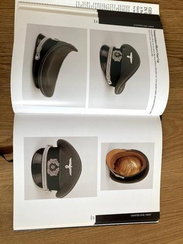 German headgear in WW2 book  beschikbaar voor biedingen