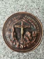 Koperkleurig metalen bord met kruisbeeld, Ophalen, Gebruikt