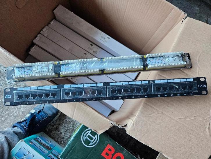 ACT PP1010 Patchpaneel 24-Poorts Unshielded CAT6, Computers en Software, Pc- en Netwerkkabels, Nieuw, Verzenden