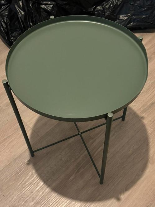 IKEA GLADOM Bijzettafel met donkerkaki groen blad 45x53 cm, Huis en Inrichting, Tafels | Bijzettafels, Gebruikt, Ophalen