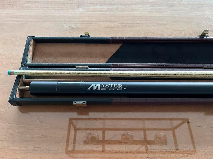 Master Cue Pyragon met lederen koffer en alle hulpstukken, Sports & Fitness, Billards & Billards américains, Comme neuf, Enlèvement