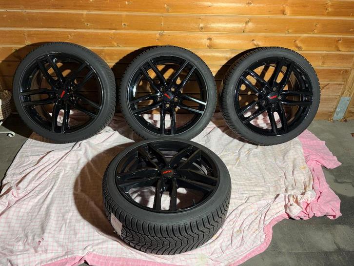 4 Hankook 225/40 R18 Winterbanden + Alutec 18" Velgen, Auto-onderdelen, Banden en Velgen, Banden en Velgen, Winterbanden, 18 inch