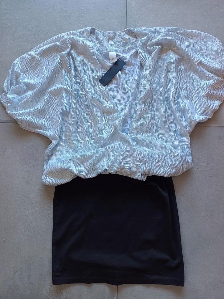 Vila jurk in zwart en zilver, maat L - NIEUW, Kleding | Dames, Jurken, Nieuw, Maat 42/44 (L), Overige kleuren, Boven de knie, Verzenden