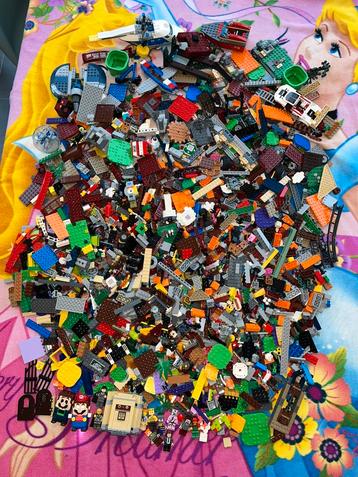 Groot en leuk lot LEGO blokken (Minecraft - Supermario - SW) beschikbaar voor biedingen