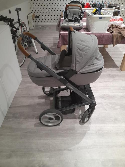Kinderwagen, Kinderen en Baby's, Kinderwagens en Combinaties, Gebruikt, Kinderwagen, Mutsy, Met reiswieg, Verstelbare duwstang