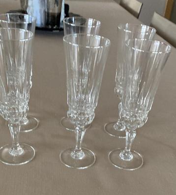 Verres à champagne disponible aux enchères