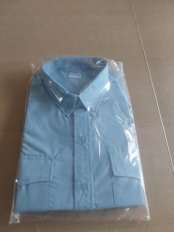 Chemise bleue neuve (X 6).  