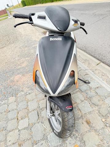 une classe Benelli, rare 2 temps à refroidissement par eau, Autres modèles, Enlèvement ou Envoi, Utilisé, Deux-temps