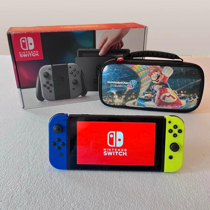 Nintendo Switch-console + 64 GB microSD + Mario Kart-hoesje, Games en Spelcomputers, Spelcomputers | Nintendo Switch, Gebruikt