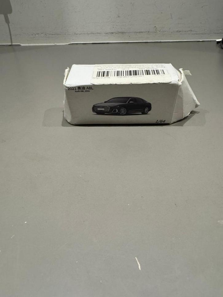 audi a8l horch jkm 1:64, Hobby en Vrije tijd, Modelauto's | Overige schalen, Zo goed als nieuw, Auto, Ophalen of Verzenden