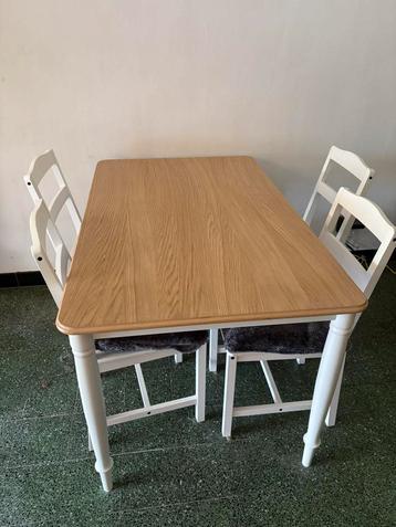 Salle a manger  beschikbaar voor biedingen
