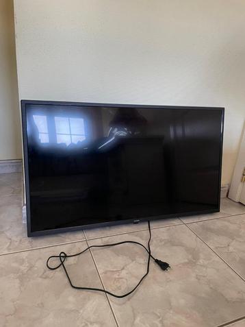 TV Philips met hangbeugel beschikbaar voor biedingen