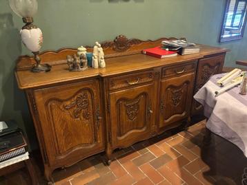 Antieke eikenhouten kast (MOET WEG) beschikbaar voor biedingen