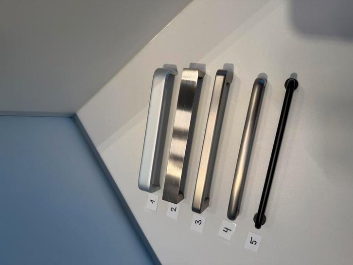 Moderne handgreepen KVIK 160mm, Bricolage & Construction, Bois & Planches, Comme neuf, Enlèvement