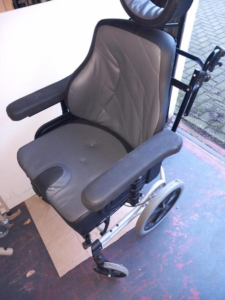 FAUTEUIL ROULANT FIXE AVEC JAMBES/POUSSOIR, Divers, Chaises roulantes, Comme neuf, Fauteuil roulant à pousser, Enlèvement