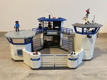 Playmobil City Action groot politiebureau met gevangenis 691