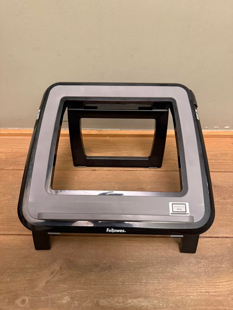 Laptopstandaard zwart nieuw, Computers en Software, Laptopstandaarden, Nieuw, In hoogte verstelbaar, Ophalen