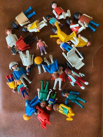 22 playmobil ventjes, enz beschikbaar voor biedingen