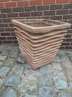 Bloembakken in  aardewerk 52 op 52 cm 55 cm hoog, Tuin en Terras, Bloembakken en Plantenbakken, Ophalen, Zo goed als nieuw