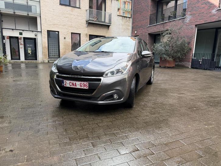 Peugeot 208, Autos, Peugeot, Particulier, Airbags, Air conditionné, Bluetooth, Verrouillage central, Vitres électriques, Isofix