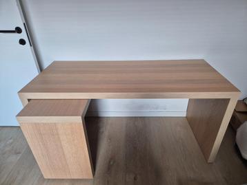 MALM Bureau met uittrekbaar blad 151x65 cm beschikbaar voor biedingen