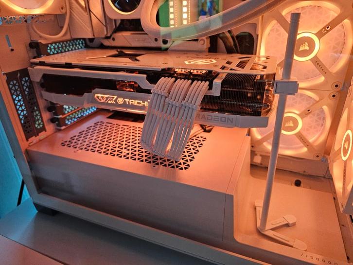 Radeon 7900 XTX AsRock Taichi OC White, Computers en Software, Videokaarten, Zo goed als nieuw, AMD, PCI-Express 4.0, GDDR6, HDMI