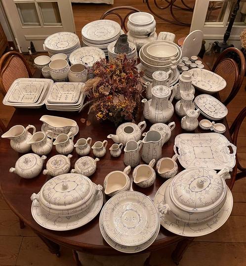 Servies van BOCH Frères, La Louvière, model Copenhague /Saks, Antiek en Kunst, Antiek | Servies los, Ophalen of Verzenden