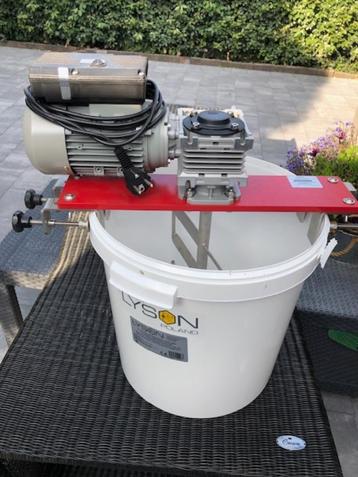 Crème machine om cremehoning te kunnen maken beschikbaar voor biedingen