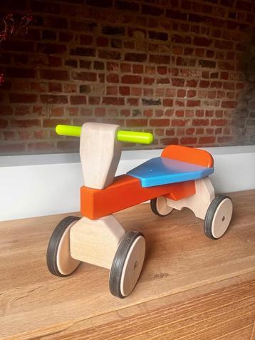 Houten loopfietsje  beschikbaar voor biedingen