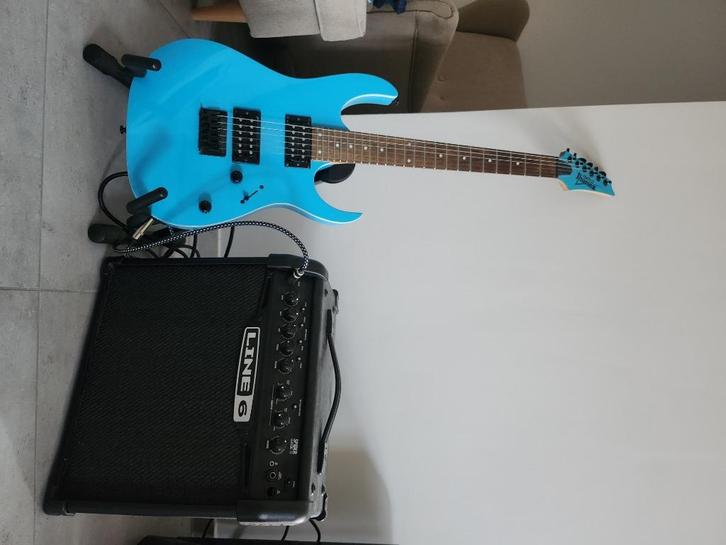 Electrische gitaar, Muziek en Instrumenten, Snaarinstrumenten | Gitaren | Elektrisch, Gebruikt, Ibanez, Met versterker, Ophalen
