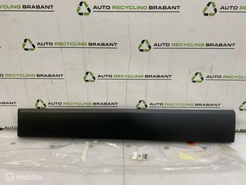 Sierlijst Schuifdeur Renault Trafic Opel Vivaro 828212211R beschikbaar voor biedingen