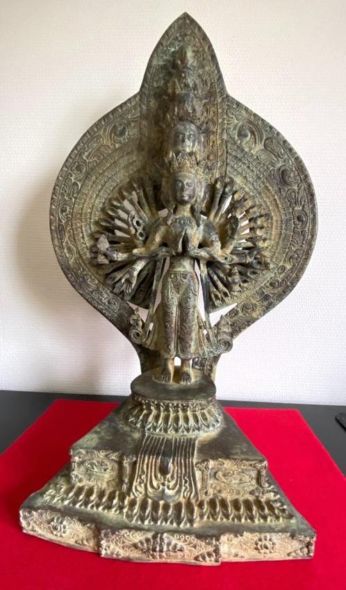Rare Ancien Bouddha à 1000 Bras en Bronze Patiné, Antiquités & Art, Art | Art non-occidental, Enlèvement ou Envoi