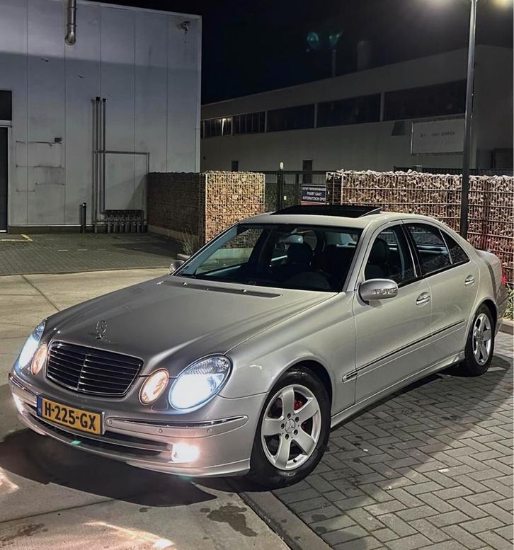 Mercedes-Benz E320 2003 Automaat Leer Schuifdak Memory, Autos, Mercedes-Benz, Particulier, Classe E, ABS, Phares directionnels