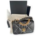 Chanel flap 19 bag, Handtassen en Accessoires, Tassen | Schoudertassen, Verzenden