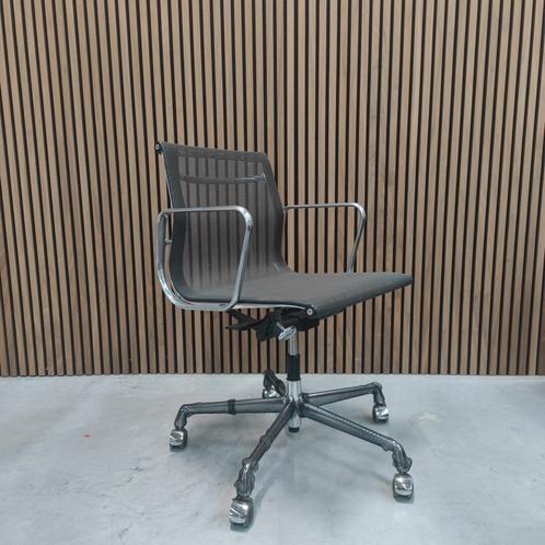 Vitra Eames EA 117 Bureaustoel (Nieuw!), Antiek en Kunst, Antiek | Kantoor en Zakelijk, Ophalen of Verzenden