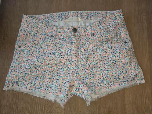Leuke katoenen short met bloemetjes maat 158 / 170, Kinderen en Baby's, Kinderkleding | Maat 158, Zo goed als nieuw, Meisje, Broek
