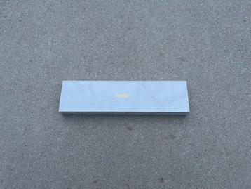 Cluse la roche petite marble beschikbaar voor biedingen