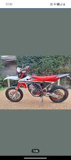 GEZOCHT: 125cc Super motor, Derbi Senda, Beta RR, enz, Fietsen en Brommers, Ophalen, Zo goed als nieuw, Derbi