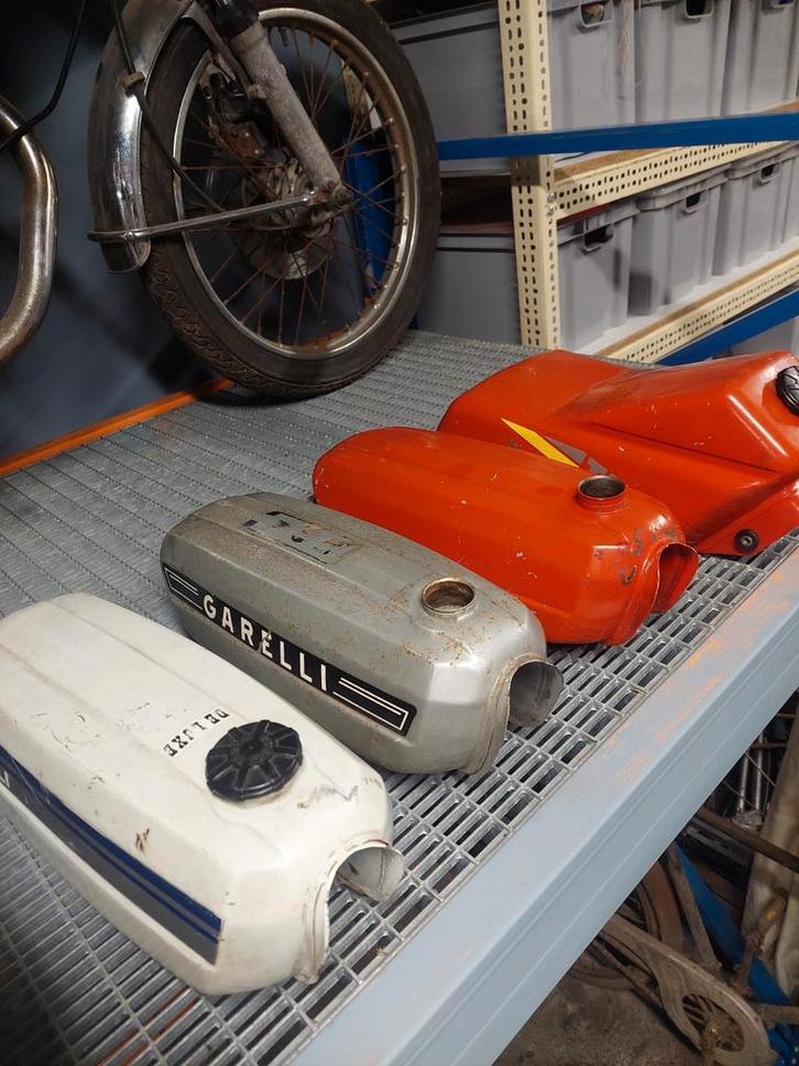 Verschillende Garelli benzinetanken, Vélos & Vélomoteurs, Cyclomoteurs | Oldtimers & Ancêtres, Enlèvement