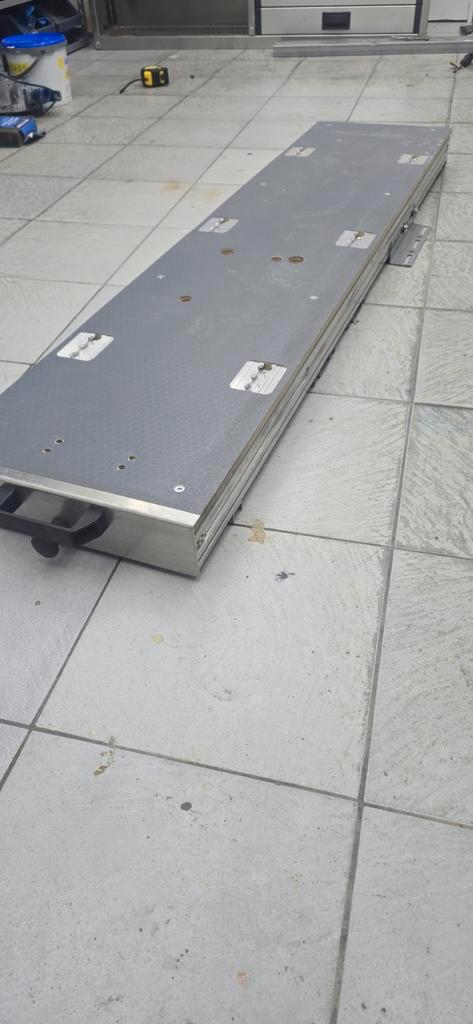 Uitschuifbaar plateau., Auto diversen, Overige Auto diversen, Ophalen