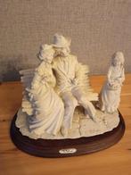 Beeld van A. Belcari Koppel op bank met meisje, Verzamelen, Beelden en Beeldjes, Ophalen, Gebruikt, Overige typen