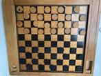 oud dambord met de damschijven, Hobby en Vrije tijd, Een of twee spelers, Ophalen, Gebruikt