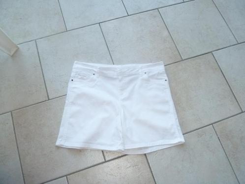 short blanc taille 42 - Lola Liza, Vêtements | Femmes, Blouses & Tuniques, Comme neuf, Taille 42/44 (L), Blanc, Enlèvement ou Envoi