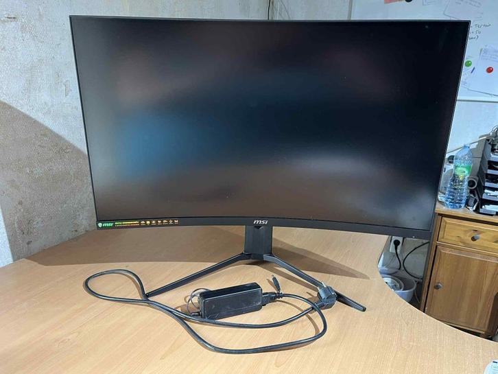 32p gaming-pc-scherm, Computers en Software, Monitoren, Gebruikt, 101 t/m 150 Hz, DisplayPort, HDMI, Gaming, In hoogte verstelbaar
