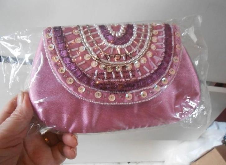 AVON: pennenetui, klein avondtasje., Handtassen en Accessoires, Tassen | Damestassen, Nieuw, Avondtasje, Roze, Ophalen of Verzenden