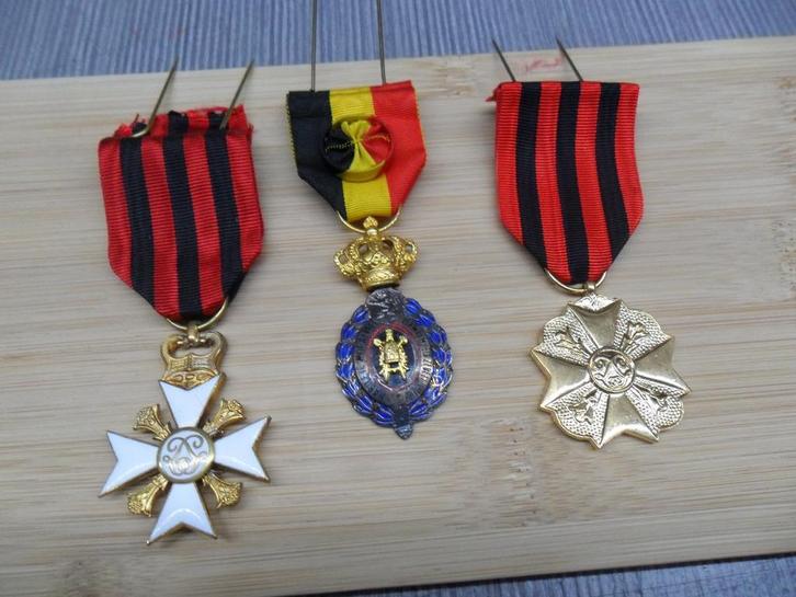 Set van 3 nieuwe medailles, Verzamelen, Militaria | Algemeen, Overige soorten, Lintje, Medaille of Wings, Ophalen of Verzenden