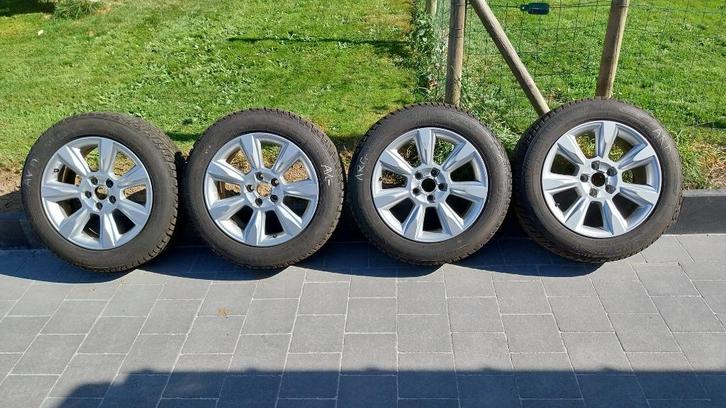 Jantes alu avec pneus neige 17 pouces Audi A4 B8, Auto-onderdelen, Banden en Velgen, Banden en Velgen, Winterbanden, 17 inch, 225 mm