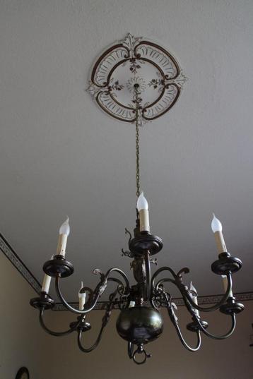 8 ARMIGE KROONLUCHTER beschikbaar voor biedingen