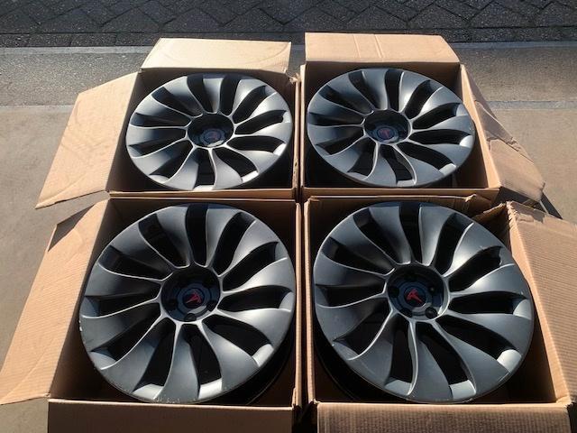 ORIGINELE 20 INCH TESLA MODEL 3 UBER TURBINE VELGEN, Auto diversen, Overige Auto diversen, Ophalen of Verzenden